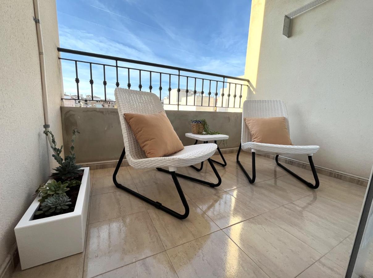 Salty Apartment Torrevieja Exteriör bild
